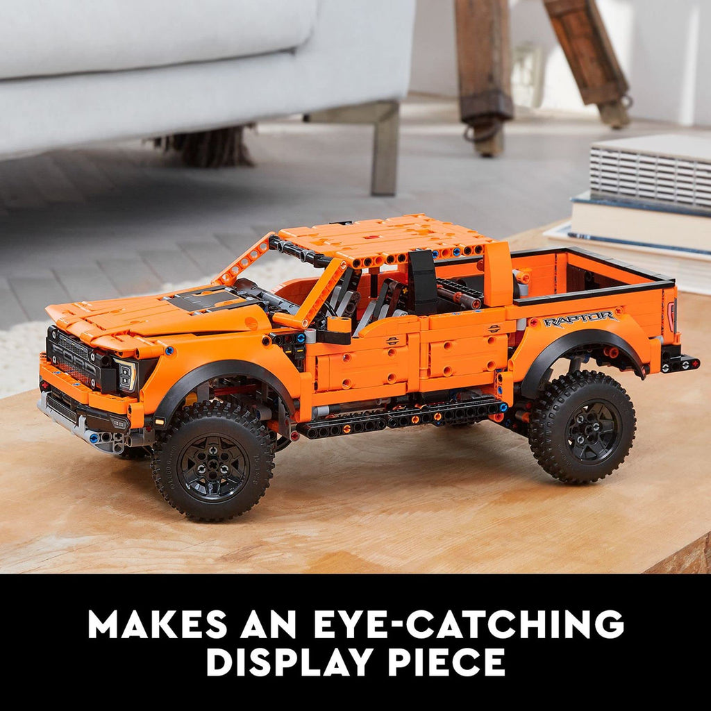 Model Building Kit 1,379 Pieces Z9499