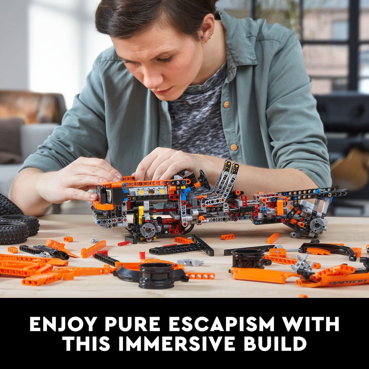 Model Building Kit 1,379 Pieces Z9499